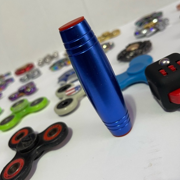 Fidget Spinner & Fidget Toys Bundle - Picture 7 of 7